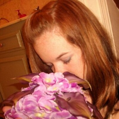 Profile Picture of Julia Nicole Adler (@XxJuliaxRawrxX) on Twitter