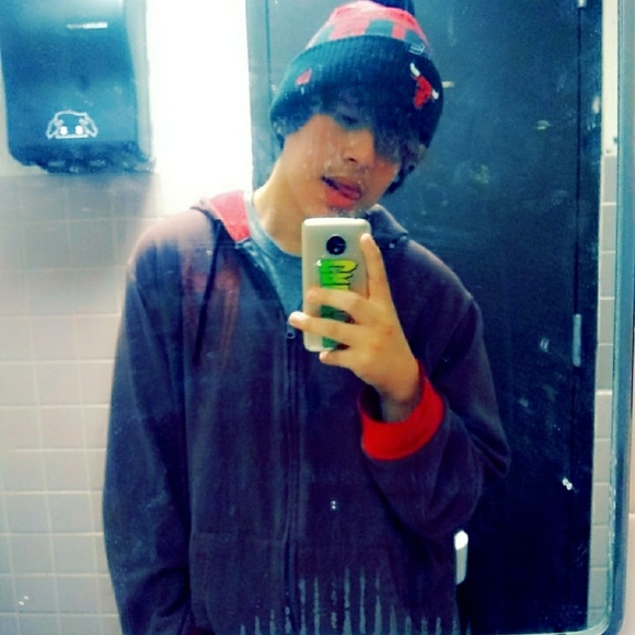 Profile Picture of Chad Rousseau (@chad_rousseau3) on Poshmark