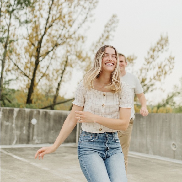 Profile Picture of Natalie Kelly (@natalielozo_) on Poshmark