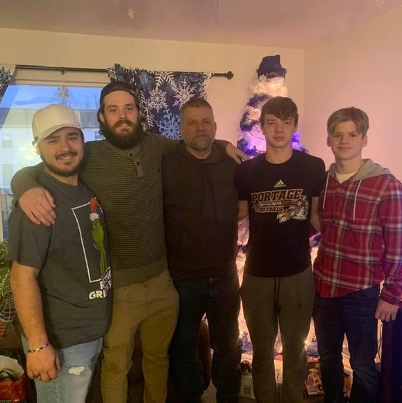 Profile Picture of Devin Calmbacher (@devincalmbacher) on Poshmark