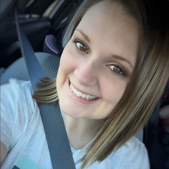 Profile Picture of Danielle Wildes (@wilde078) on Poshmark