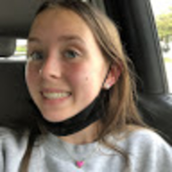 Profile Picture of Claudia Keller (@ckeller25) on Poshmark