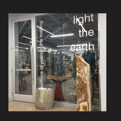 Profile Picture of Light The Earth (@lighttheearth) on Twitter