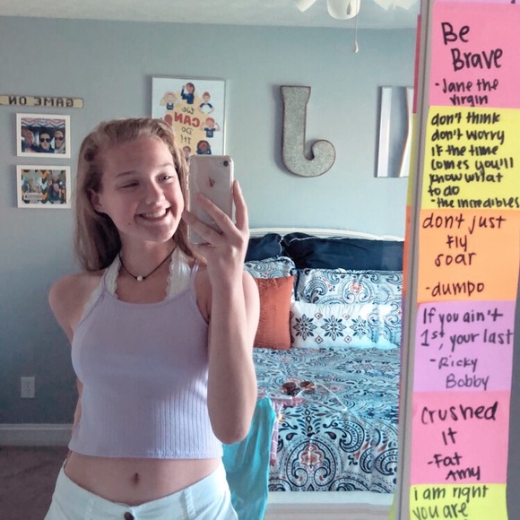 Profile Picture of Julia Shoemaker (@juliashoe) on Poshmark