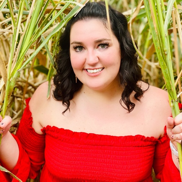 Profile Picture of Cassidy Pearce (@cassidy41) on Poshmark