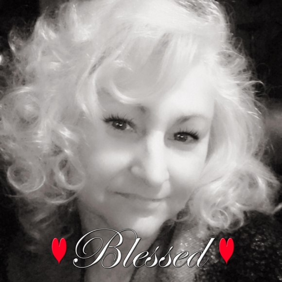 Profile Picture of Paula Sisk (@racegirl801) on Poshmark