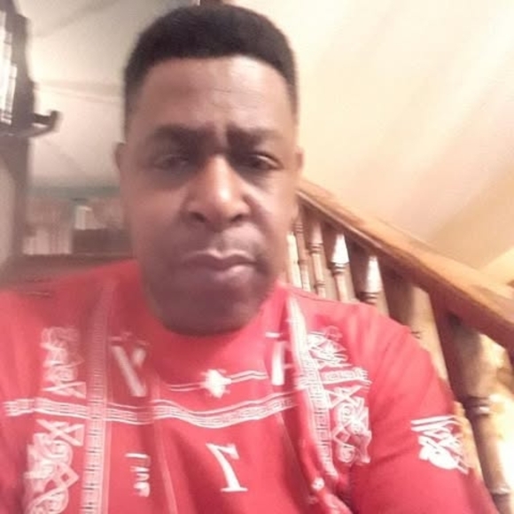 Profile Picture of Fitzroy Reid (@fitzroyreid) on Poshmark