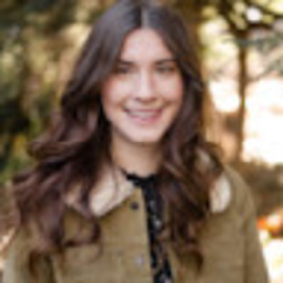 Profile Picture of Annalise Chiarelli (@asherid) on Poshmark