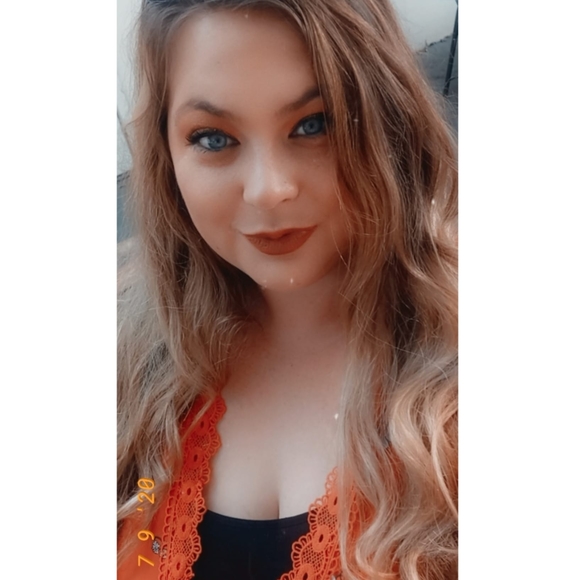 Profile Picture of Jessica Forth (@jayxolove) on Poshmark