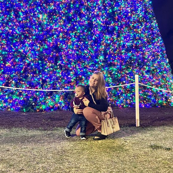 Profile Picture of Jennifer Valsin (@jennifervalsin) on Poshmark