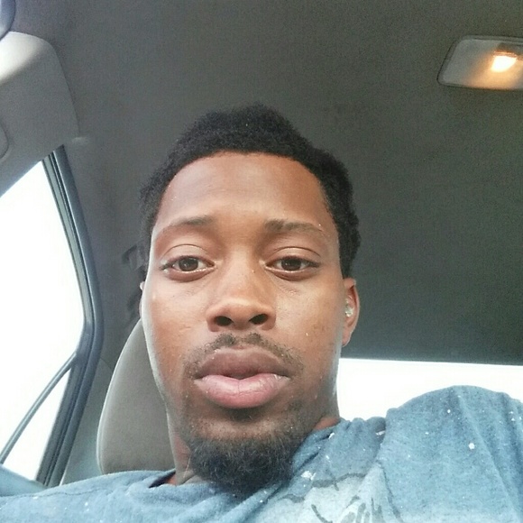 Profile Picture of Tramel James (@trmljames) on Poshmark