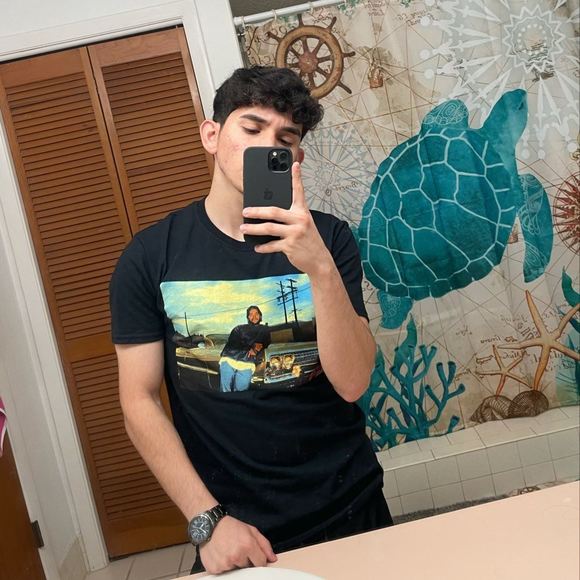 Profile Picture of Alejandro Iglesias (@iglesiass12) on Poshmark