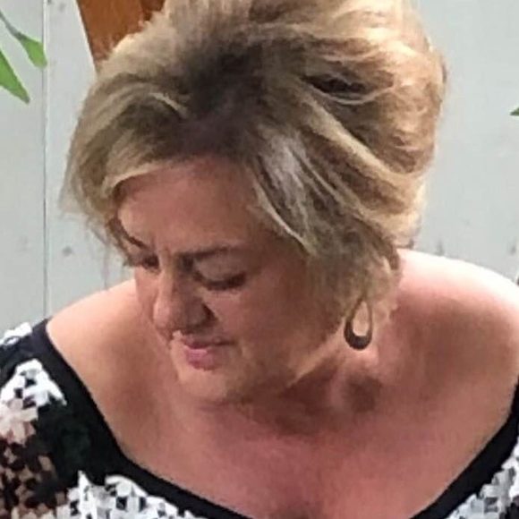 Profile Picture of Joy Ives (@joyives) on Poshmark