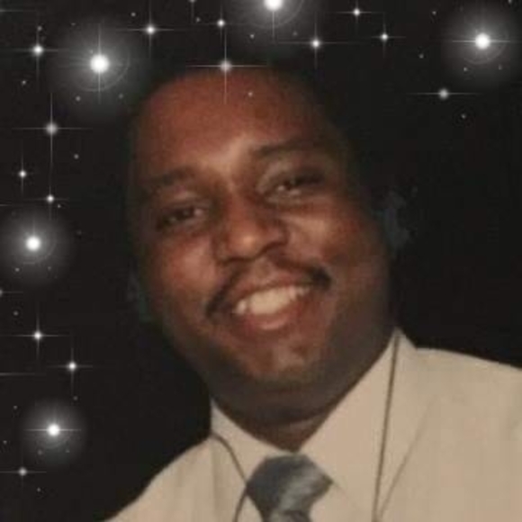 Profile Picture of Timothy Mack (@timmyjoe84) on Poshmark