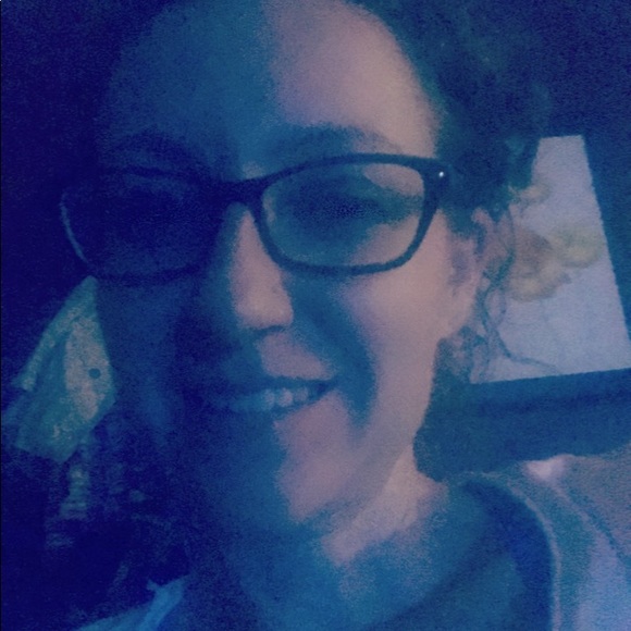 Profile Picture of Heather Dobson (@heather96080912) on Poshmark