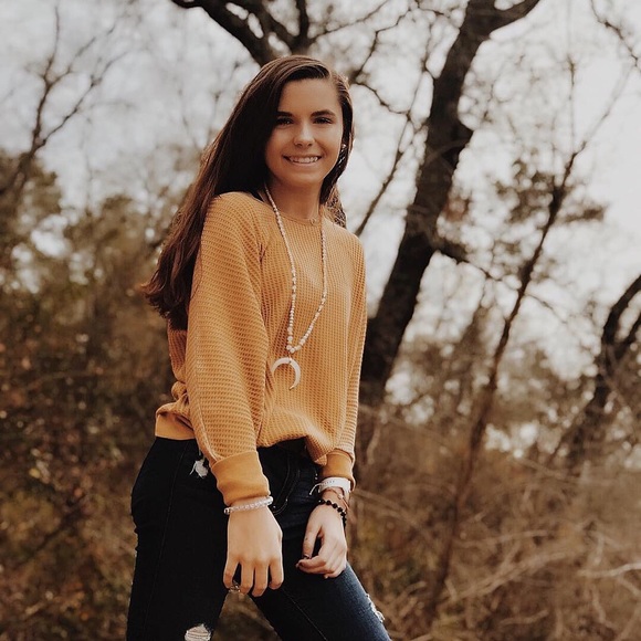 Profile Picture of Katie Highsmith (@katiehighsmith0) on Poshmark