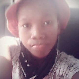 Profile Picture of Yøüñq Grøøvër Oråy (@Y&) on Facebook