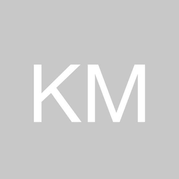 Profile Picture of Keshishyan Marske (@tdo67usti) on Poshmark