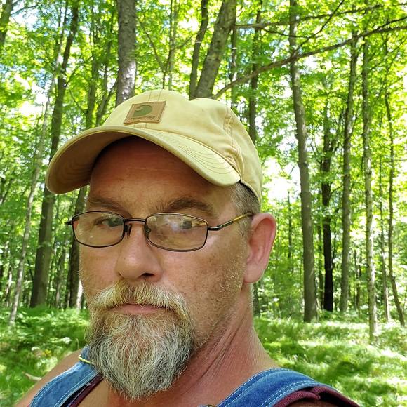 Profile Picture of Daniel Sisson (@dsisson1965) on Poshmark