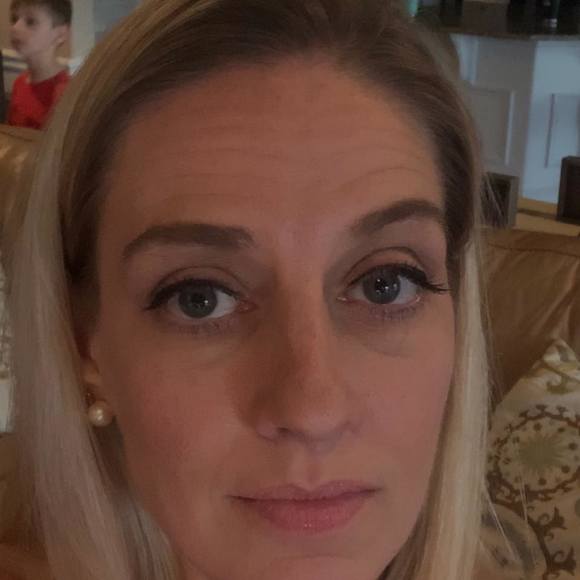 Profile Picture of Dawn Hale (@dmhale4) on Poshmark