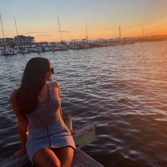 Profile Picture of Alessa Dellorusso (@alessad111) on Poshmark