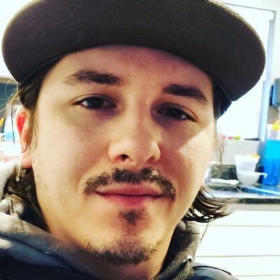 Profile Picture of Connor Hart (@ArtofHart) on Twitter