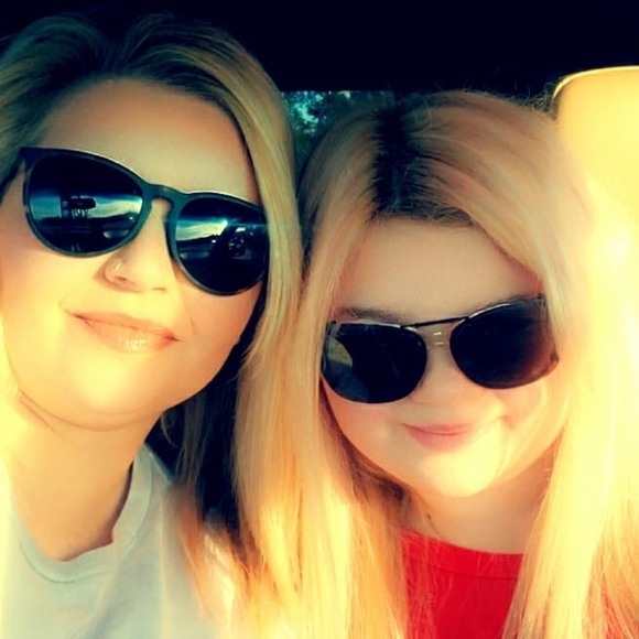 Profile Picture of Aubrana Peterman (@apeterman1) on Poshmark