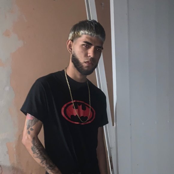 Profile Picture of Christian Resto (@christianresto) on Poshmark