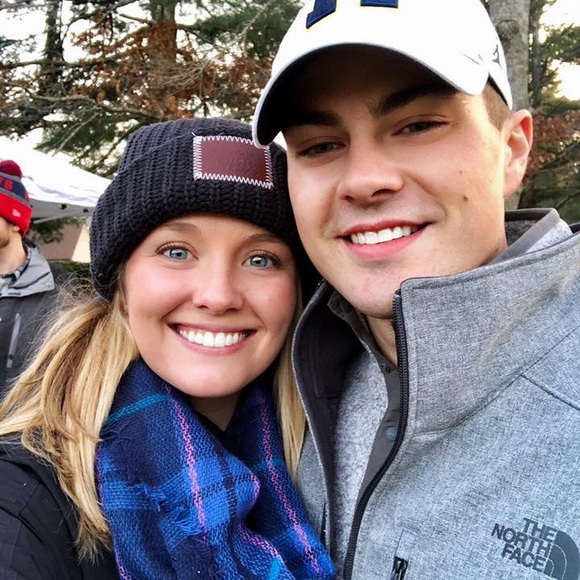 Profile Picture of Jeff Agnew (@jagnew5) on Poshmark