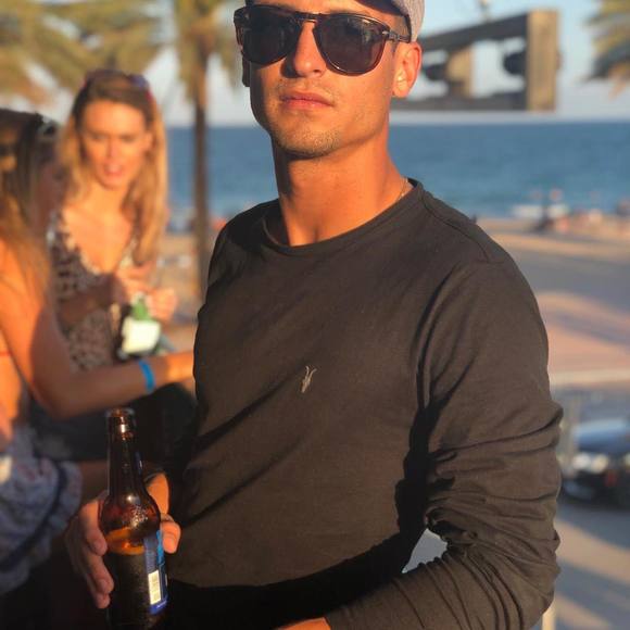 Tomislav Vrsalovic - Poshmark Profile Picture of Tomislav Vrsalovic (@tomysau) on Poshmark