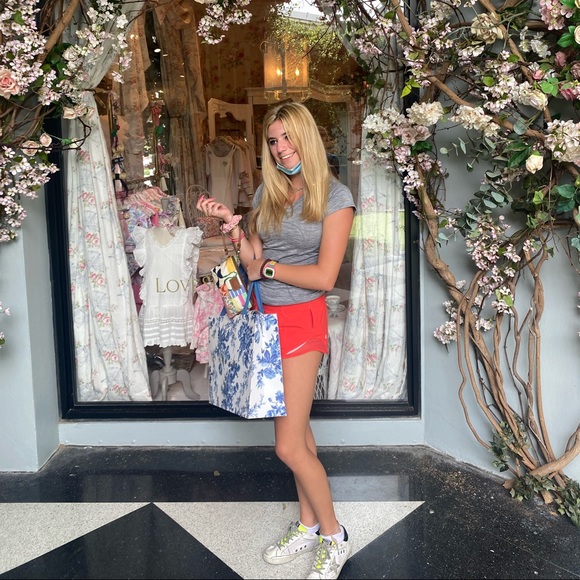 Profile Picture of Sam Ohlenforst (@samohlenforst) on Poshmark