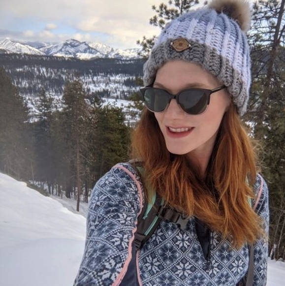 Profile Picture of Lauren Applegate (@leapple17) on Poshmark