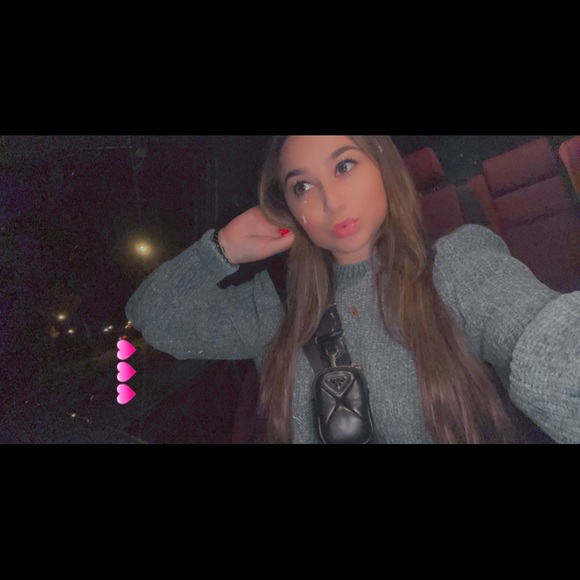 Profile Picture of Naomi Kaztow (@naomikaztow) on Poshmark