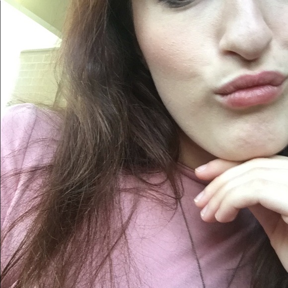 Profile Picture of Lucy Bobbin (@lubob370) on Poshmark