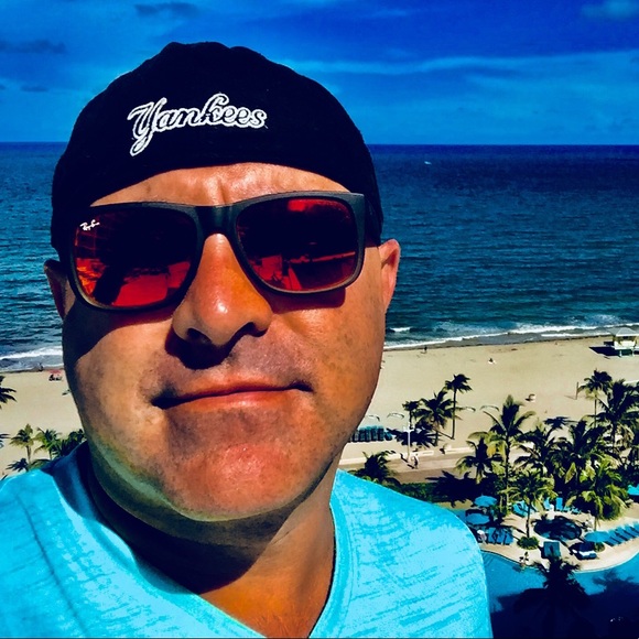 Profile Picture of Mark Daniels (@mdaniels5) on Poshmark