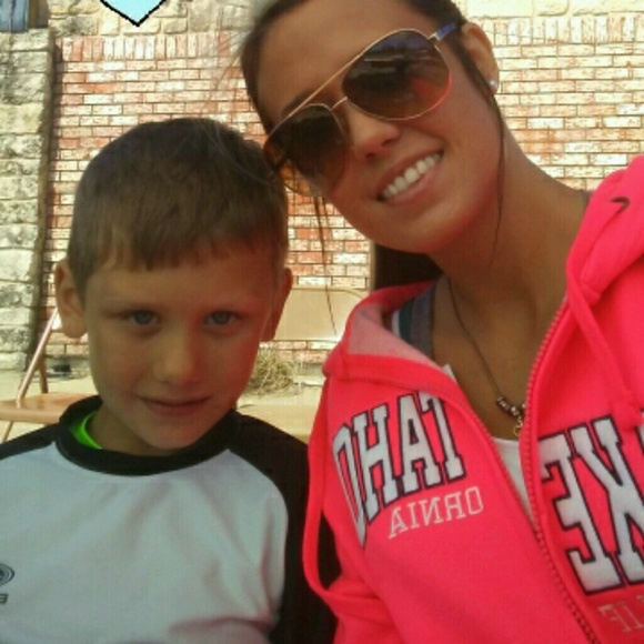 Profile Picture of Kecia James (@keciahanna) on Poshmark