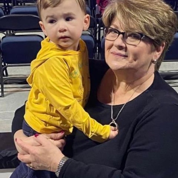 Profile Picture of Joanne Smith (@js3228) on Poshmark