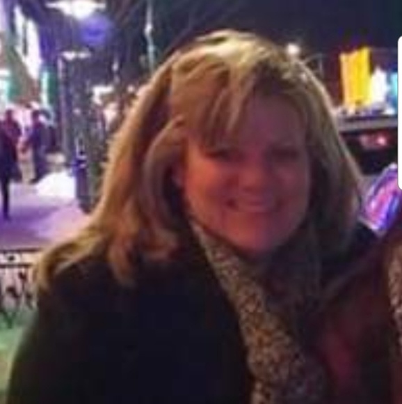 Profile Picture of Joelanne Liberty (@jliberty004) on Poshmark