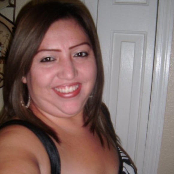 Sonia Reyna - Poshmark Profile Picture of Sonia Reyna (@sonia09) on Poshmark