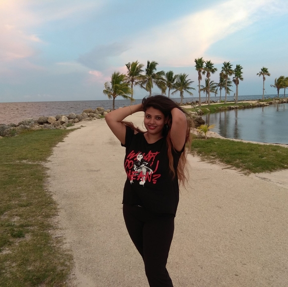 Profile Picture of Katyayani Bhatnagar (@katyayanib) on Poshmark