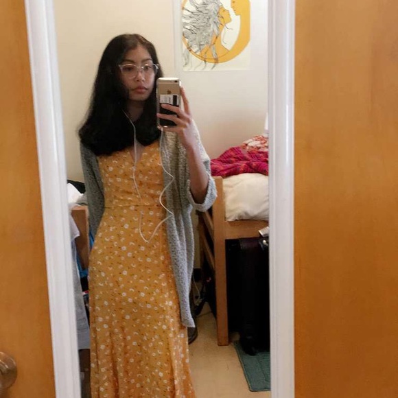 Profile Picture of Elle Cordima (@ellecord) on Poshmark