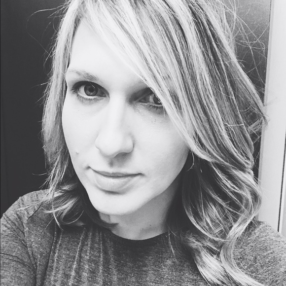 Kate Degarmo - Poshmark Profile Picture of Kate Degarmo (@kmd2321) on Poshmark