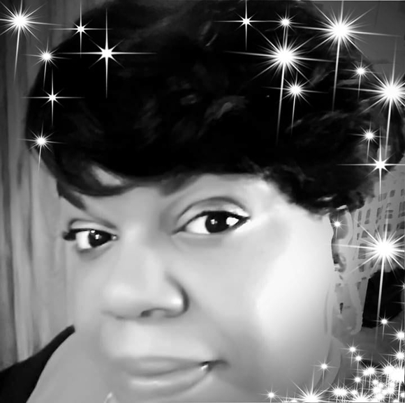 Profile Picture of Renea Johnson (@decrecia) on Poshmark