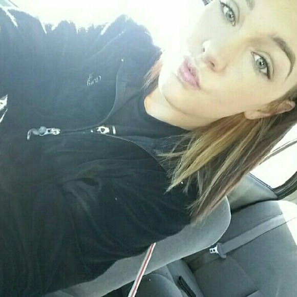 Profile Picture of Ashlee Shaffer (@queen_ashlove) on Poshmark