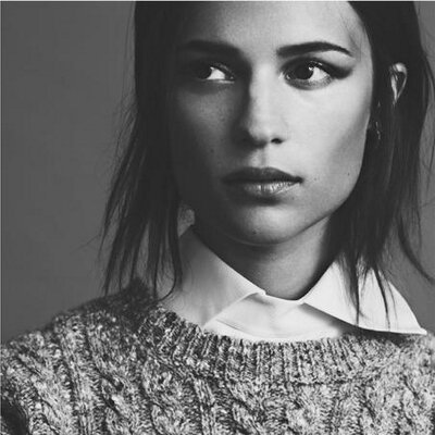 Profile Picture of Mindy Is My Crush. (@QueenConrad_) on Twitter