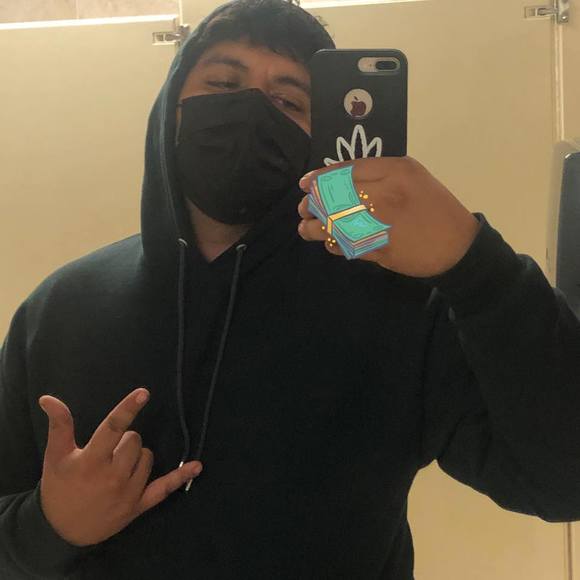 Jacob Isasí - Poshmark Profile Picture of Jacob Isasí (@sonek326) on Poshmark