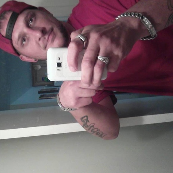 Profile Picture of Michael Yates (@michaelyates963) on Poshmark