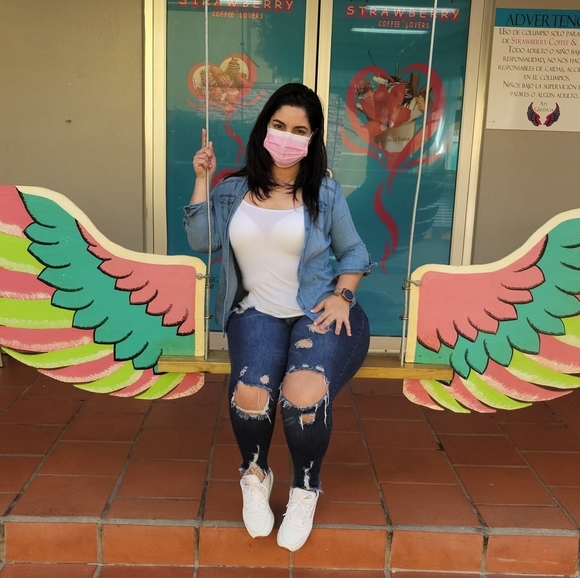 Profile Picture of Saajmr Madera (@saajmrmadera) on Poshmark