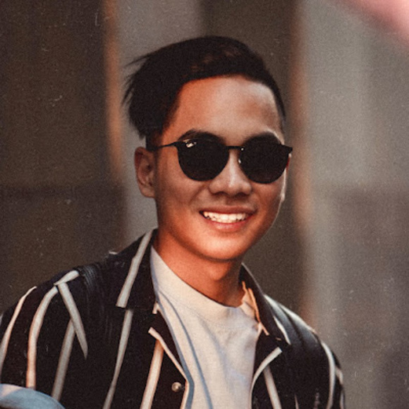 Profile Picture of Daniel Ngo (@denji10) on Poshmark