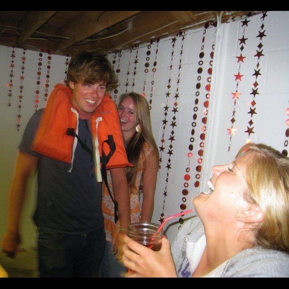 Profile Picture of Mike Herron (@herronm237) on Poshmark